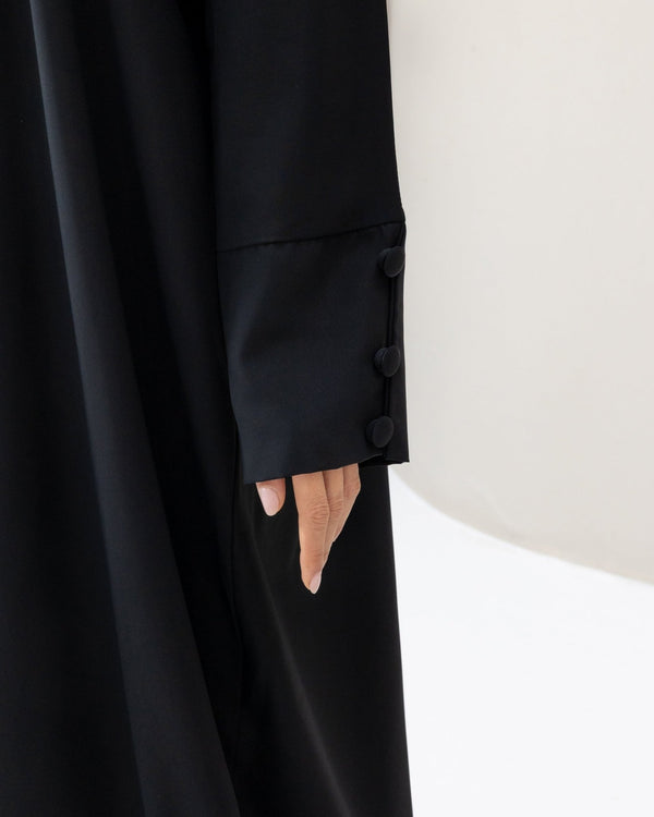 Button - Detail Abaya in Black and Hijab - CO - VRD